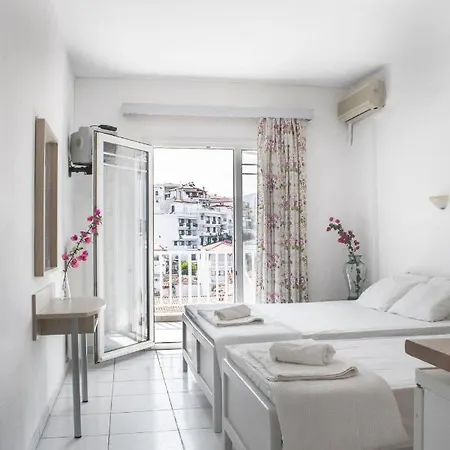 Clio Hotel 2*