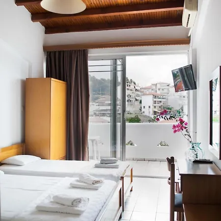 Clio Hotel 2*